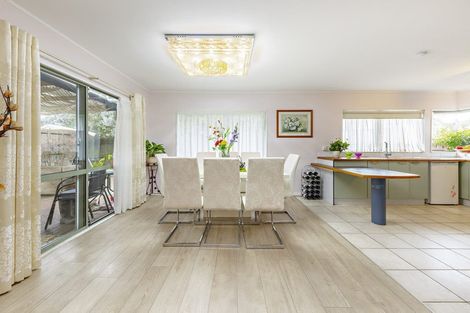 Photo of property in 2/183 Ti Rakau Drive, Pakuranga Heights, Auckland, 2010