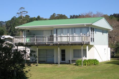 Photo of property in 31 Marine Parade, Cooks Beach, Whitianga, 3591