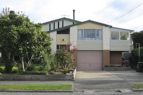 Photo of property in 19 Oxford Street, Holmes Hill, Oamaru, 9401