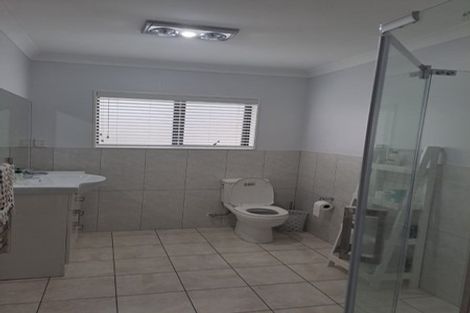 Photo of property in 2 Kirikiri Drive, Papakura, 2110