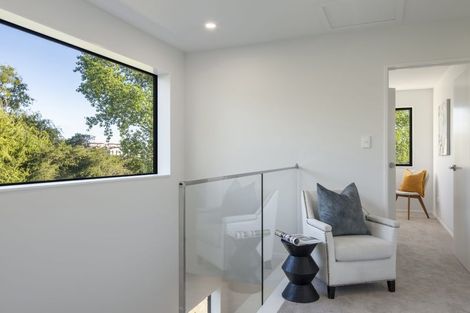 Photo of property in 1 Rengarenga Rise, Fairview Heights, Auckland, 0632