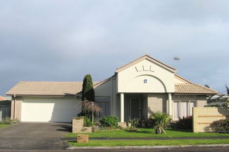 Photo of property in 1 Fernbrook Close, Burswood, Auckland, 2013