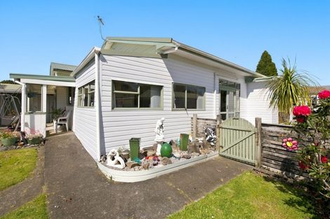 Photo of property in 30 Memorial Place, Waitara, 4320