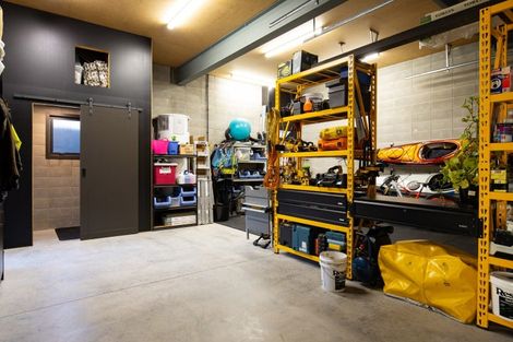 Photo of property in 2 Whaitere Place, Waikawa, Picton, 7220