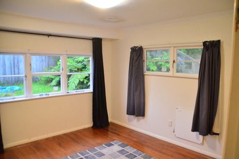 Photo of property in 5 Poto Road, Normandale, Lower Hutt, 5010