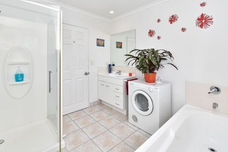 Photo of property in 7 Crispe Road, Clarks Beach, 2122