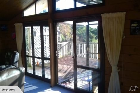 Photo of property in 13 Lindaver Grove, Merrilands, New Plymouth, 4312