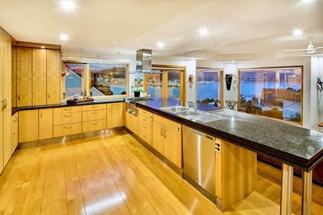 Photo of property in 76 The Crescent, Roseneath, Wellington, 6011