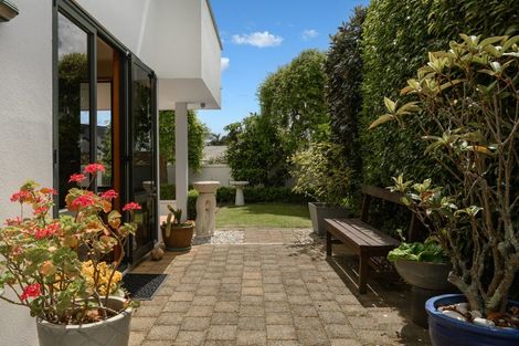 Photo of property in 2 Mahoe Street, Matua, Tauranga, 3110