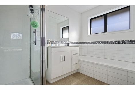 Photo of property in 2/69 Tyrone Street, Belfast, Christchurch, 8051