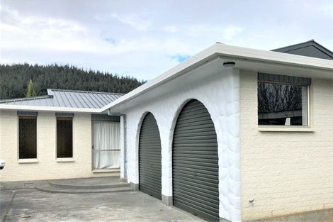 Photo of property in 49 Berkeley Road, Wainuiomata, Lower Hutt, 5014