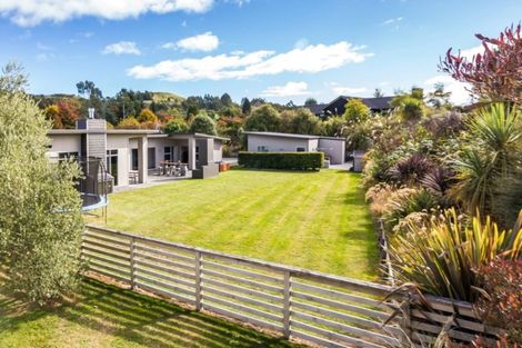 Photo of property in 27 Loch Views Road, Acacia Bay, Taupo, 3385