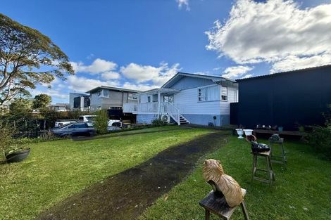 Photo of property in 38 Larissa Avenue, Henderson, Auckland, 0610