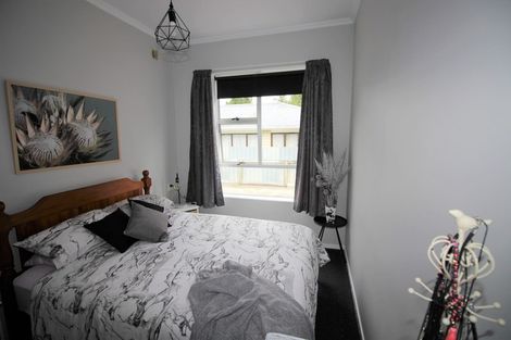 Photo of property in 13 Windsor Street, Dannevirke, 4930