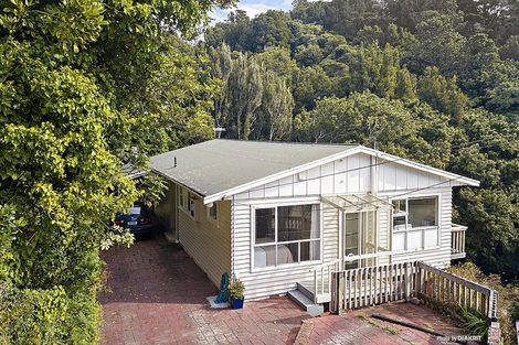 Photo of property in 11 Churchill Drive, Wilton, Wellington, 6035