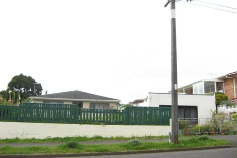 Photo of property in 23 Wairau Road, Oakura, 4314