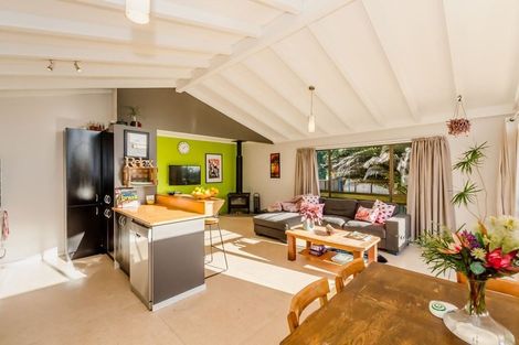 Photo of property in 1 Freyberg Crescent, Waikanae Beach, Waikanae, 5036