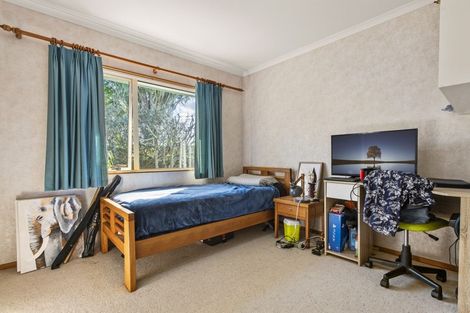 Photo of property in 17 Pampas Grove, Welcome Bay, Tauranga, 3112