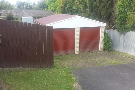Photo of property in 21 Lincoln Park Avenue, Massey, Auckland, 0614