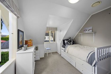 Photo of property in 12 Cecil Road, Milford, Auckland, 0620