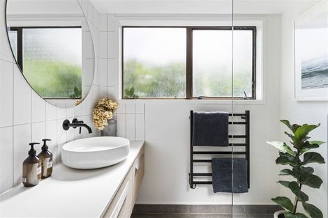 Photo of property in 14 Pahi Place, West Harbour, Auckland, 0618