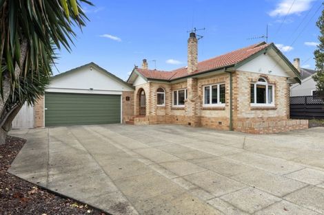Photo of property in 8 Knighton Road, Hillcrest, Hamilton, 3216
