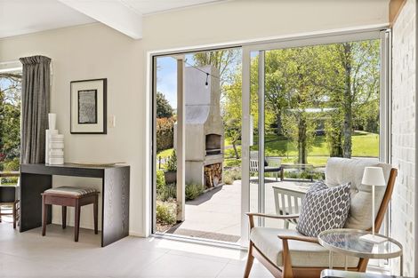 Photo of property in 5 Meanda Gardens, Sunnyhills, Auckland, 2010