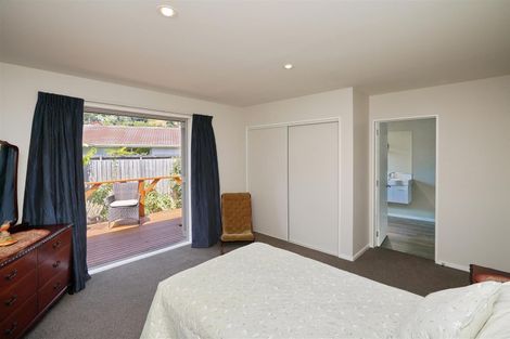 Photo of property in 8a Roscoe Street, Saint Martins, Christchurch, 8022