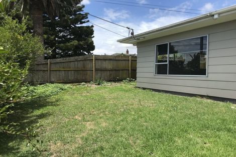 Photo of property in 1/14 Amberley Avenue, Te Atatu South, Auckland, 0610