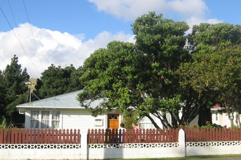 Photo of property in 102 Driver Crescent, Cannons Creek, Porirua, 5024