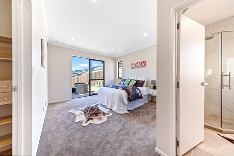 Photo of property in 28 Celestial Crescent, Orewa, 0931