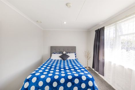 Photo of property in 14 Lewis Place, Highbury, Palmerston North, 4412