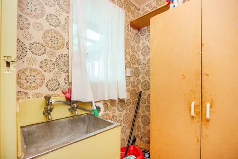 Photo of property in 34 Rhodes Drive, Kelvin Grove, Palmerston North, 4414