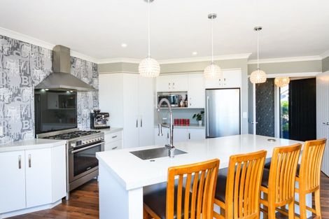 Photo of property in 23 Silicon Way, Fitzherbert, Palmerston North, 4410