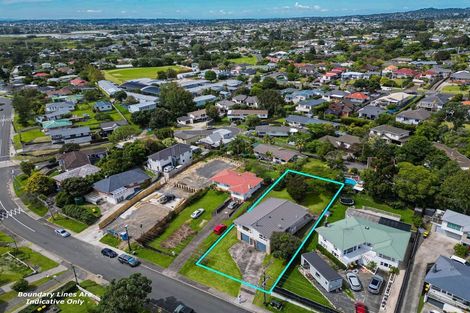 Photo of property in 17 Divich Avenue, Te Atatu South, Auckland, 0610
