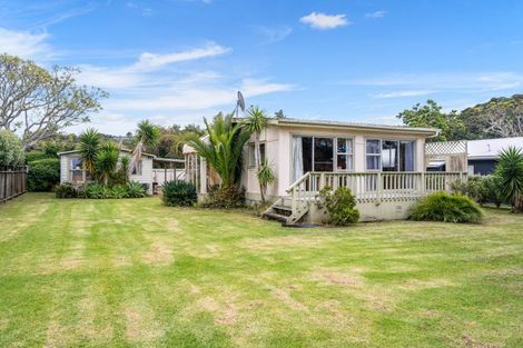 Photo of property in 11 Ringer Avenue, Matapouri, Whangarei, 0173