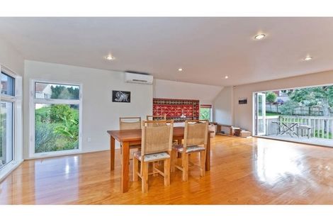 Photo of property in 19a Clairville Crescent, Wai O Taiki Bay, Auckland, 1072
