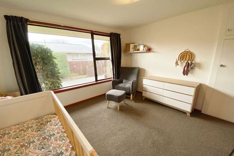 Photo of property in 15 Oldwood Street, Bishopdale, Christchurch, 8053