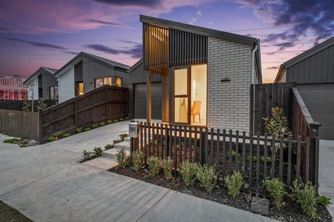 Photo of property in 21 Paretao Street, Massey, Auckland, 0614