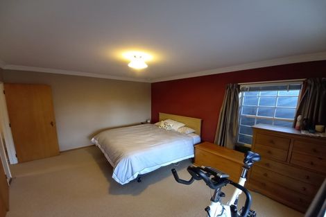 Photo of property in 4 Fernwood Place, Fitzherbert, Palmerston North, 4410
