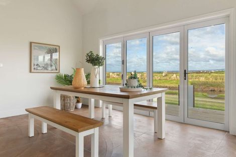 Photo of property in 14 Gibson Place, Papamoa Beach, Papamoa, 3118