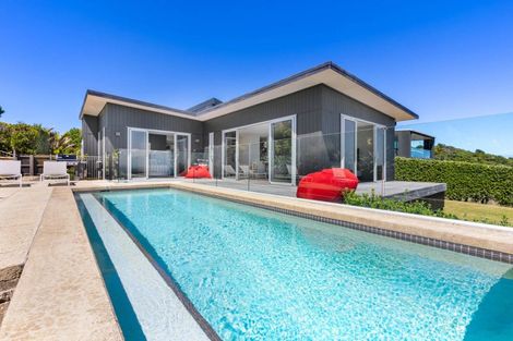 Photo of property in 411 Oaia Road, Muriwai, 0881