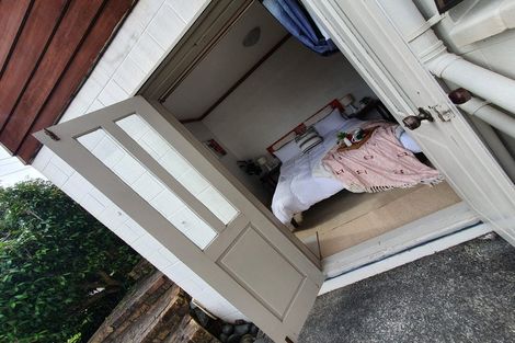 Photo of property in 1/295 East Coast Road, Mairangi Bay, Auckland, 0630