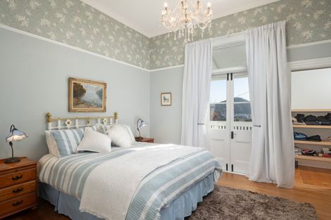 Photo of property in 5 Taranaki Street, Picton, 7220