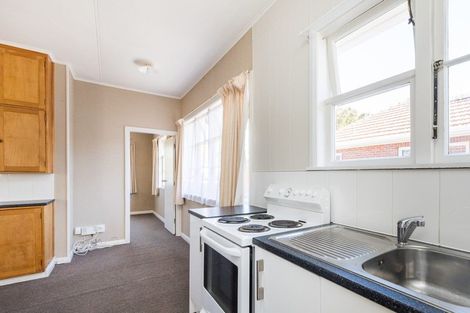 Photo of property in 15 Ihle Street, Terrace End, Palmerston North, 4410