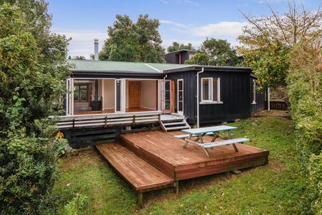 Photo of property in 18 Omokoroa Road, Omokoroa, 3114