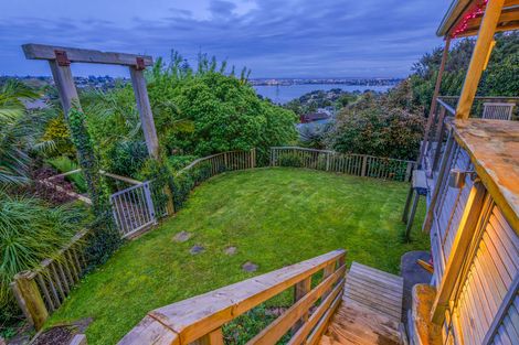 Photo of property in 8 Hoskins Avenue, Hillsborough, Auckland, 1042