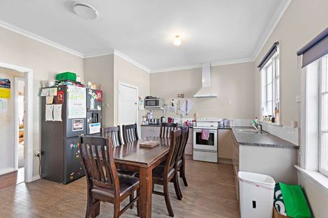 Photo of property in 15 Liverpool Street, Levin, 5510