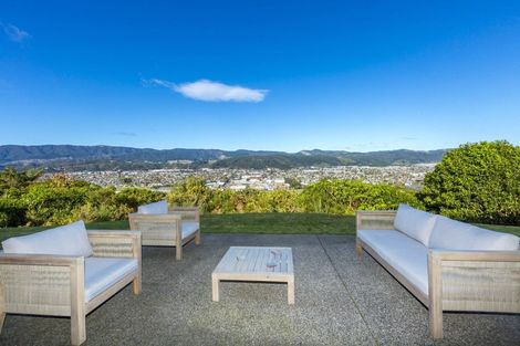 Photo of property in 51 Percy Kinsman Crescent, Riverstone Terraces, Upper Hutt, 5018