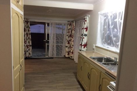 Photo of property in 25 Myers Road, Manurewa East, Auckland, 2102